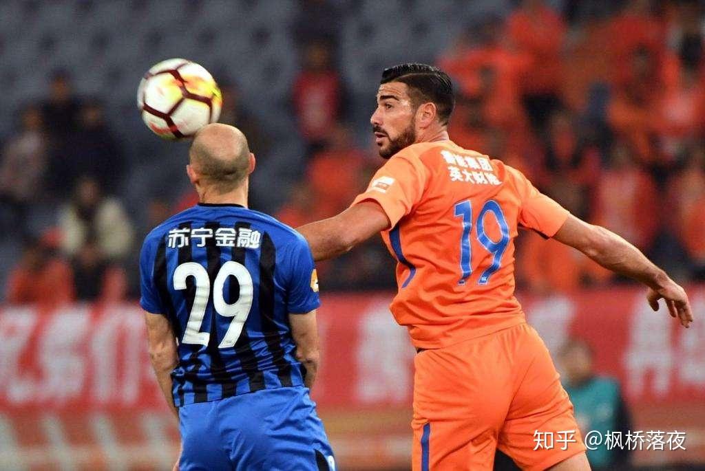 包含布莱顿训练开放日；冲刺阶段门线救险引欢呼；中超在即；赛程密集仍需轮换的词条-爱游戏大陆