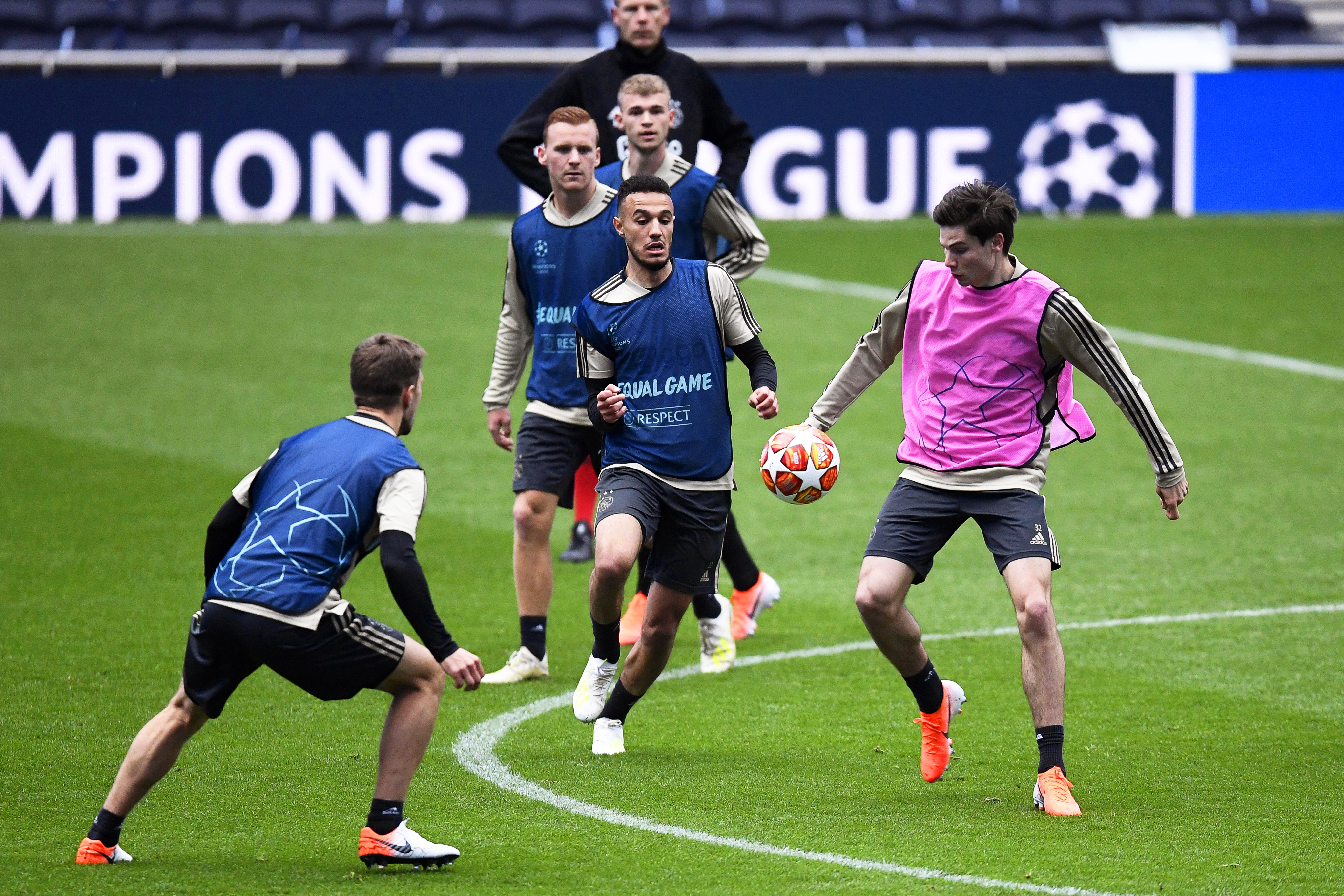 包含塞维利亚清晨内部沟通窗口期阿贾克斯备战欧冠，现场解说直呼：波特兰开拓者集结日状态回暖的词条-爱游戏网页版